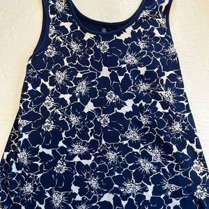 L.L. Bean floral tank top navy blue white size L